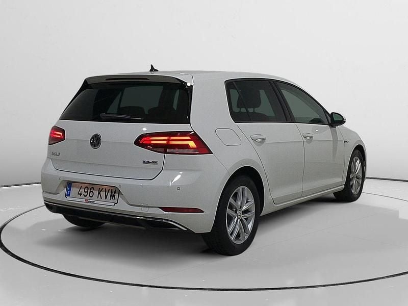 Usado VW Golf VII Advance 131 CV (96 kW) 2019 Blanco Berlina