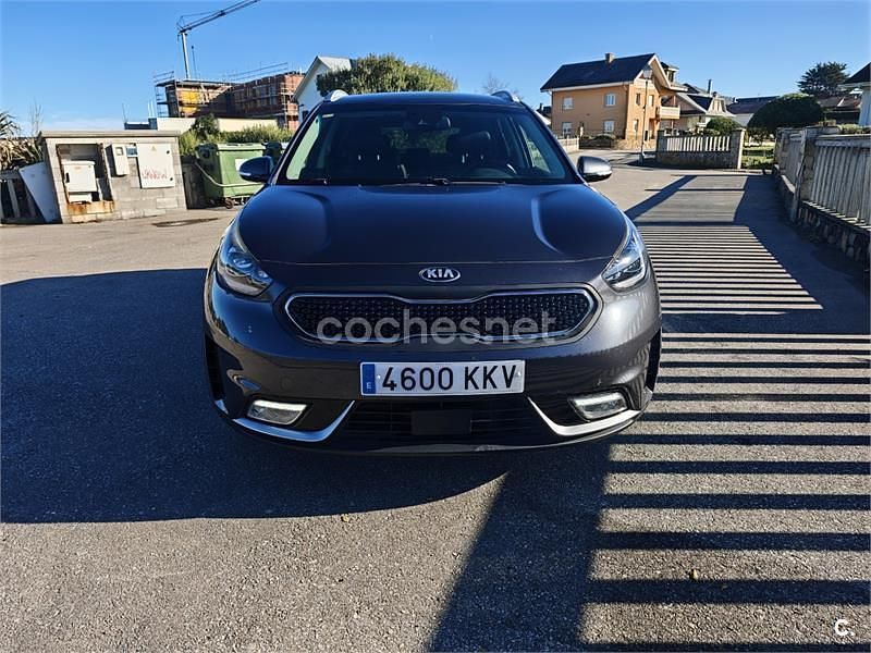 Usado Kia Niro 141 CV (103 kW) 2017 Gris / plata SUV