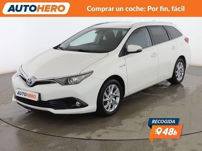 Usado Toyota Auris Hybrid Active 136 CV (100 kW) 2016 Blanco Familiar