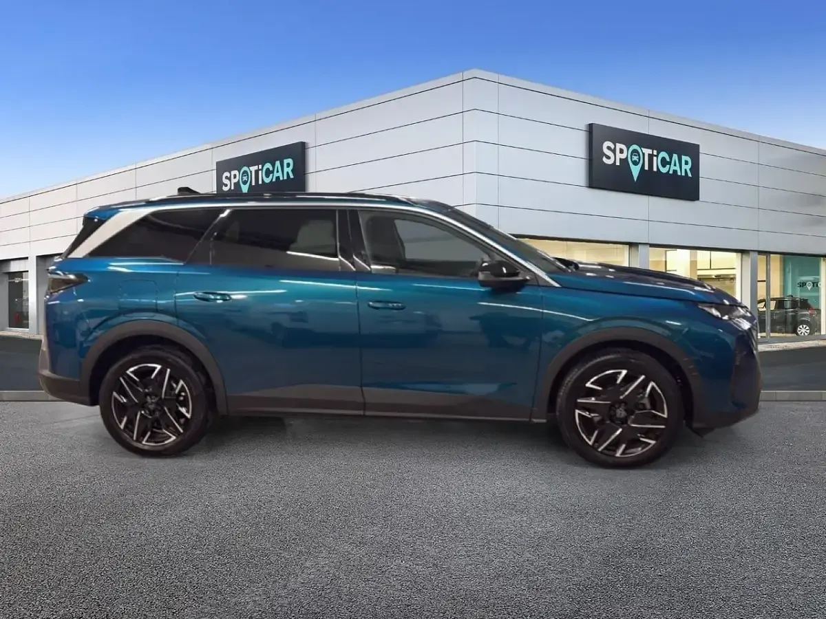 Käytetty Peugeot 5008 Allure 145 HP (106 kW) 2025 Sininen Katumaasturi