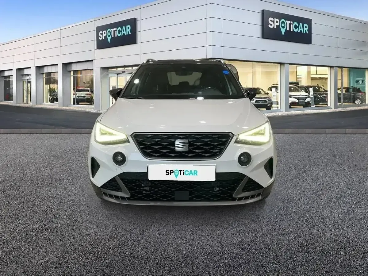 Usado Seat Arona FR 110 CV (80 kW) 2023 Blanco SUV