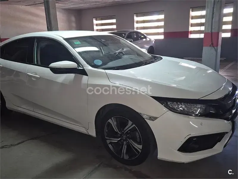 Usado Honda Civic Elegance 182 CV (133 kW) 2019 Blanco Berlina