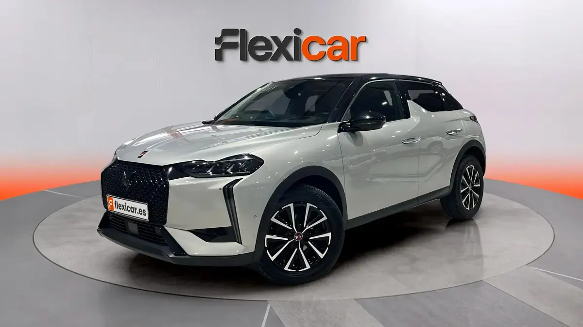 Usado DS Automobiles DS3 Crossback Performance 130 CV (95 kW) 2023 Gris SUV