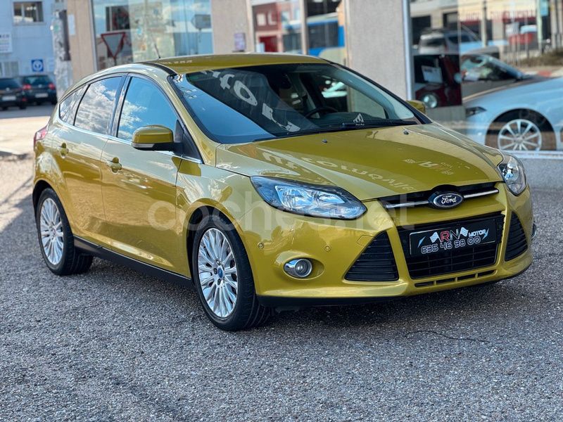 Amarillo Usado 2011 Ford Focus Titanium Berlina | 7990 € (Caro) - Imagen 1/4