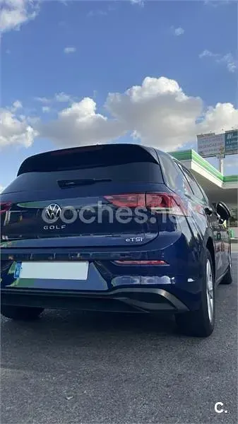 Usado VW Golf VIII 110 CV (80 kW) 2021 Azul Berlina