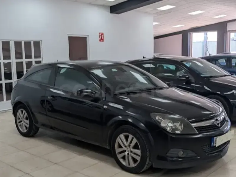 Usado Opel Astra GTC Cosmo 120 CV (88 kW) 2007 Negro Utilitario