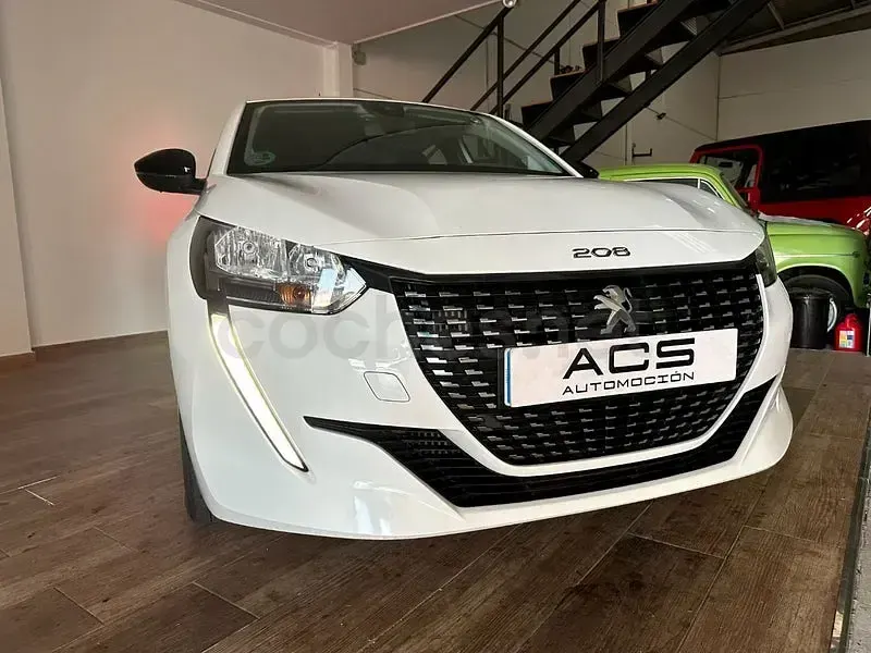 Usado Peugeot 208 Active 102 CV (75 kW) 2023 Blanco Utilitario