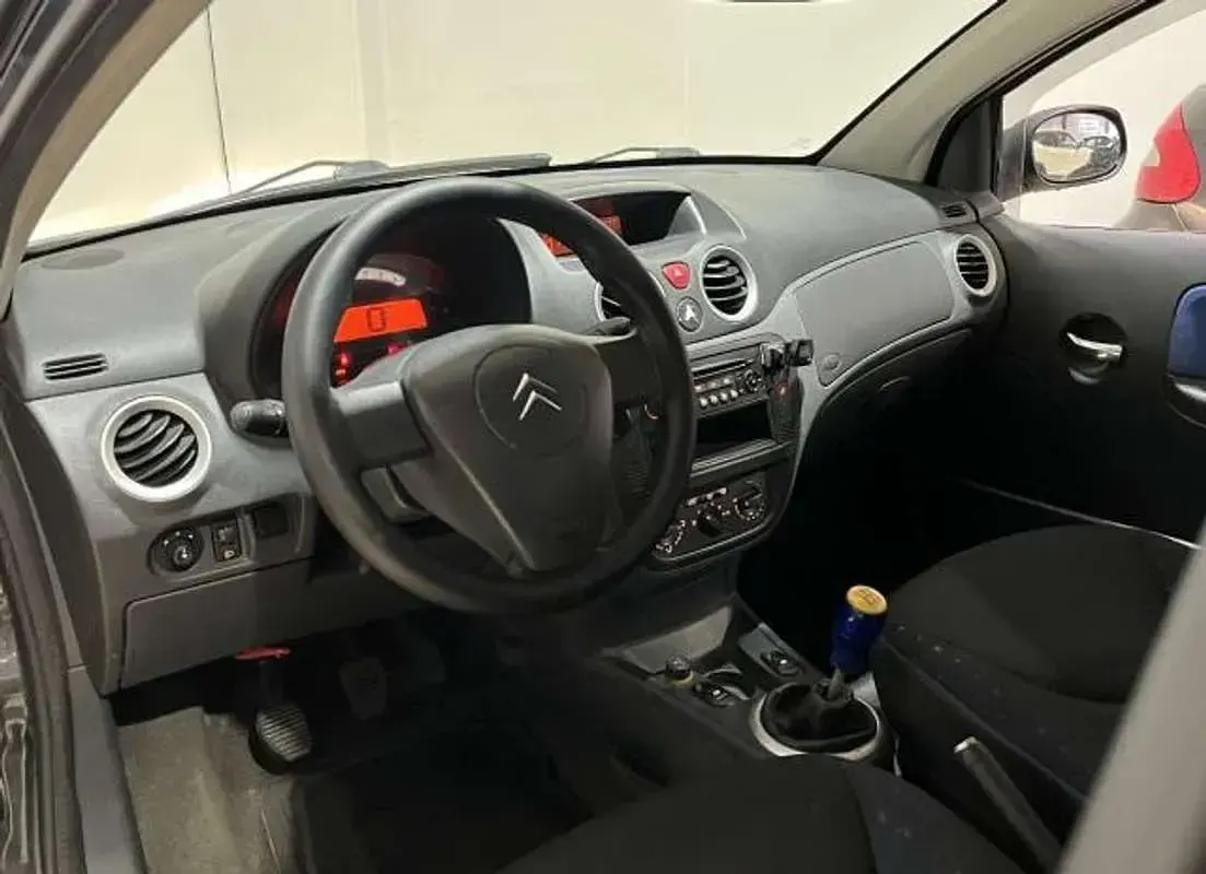 Usado Citroën C2 Exclusive 68 CV (50 kW) 2006 Negro Utilitario