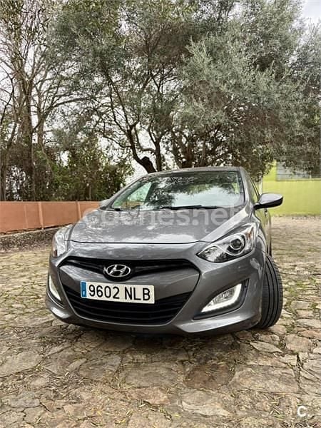 Usado Hyundai i30 100 CV (73 kW) 2013 Gris / plata Berlina