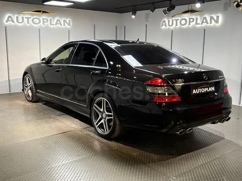 Usado Mercedes S500 388 CV (285 kW) 2007 Negro Berlina