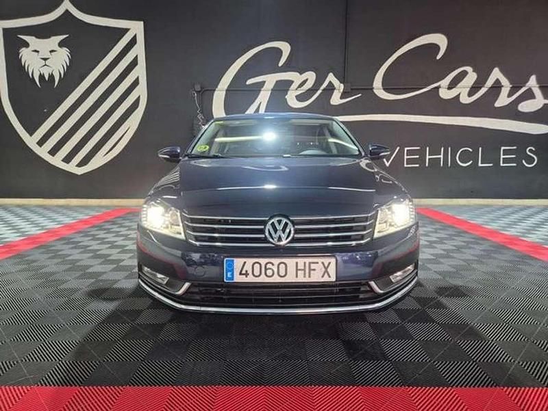 Usado VW Passat Advance 140 HP (102 kW) 2011 Azul Sedan