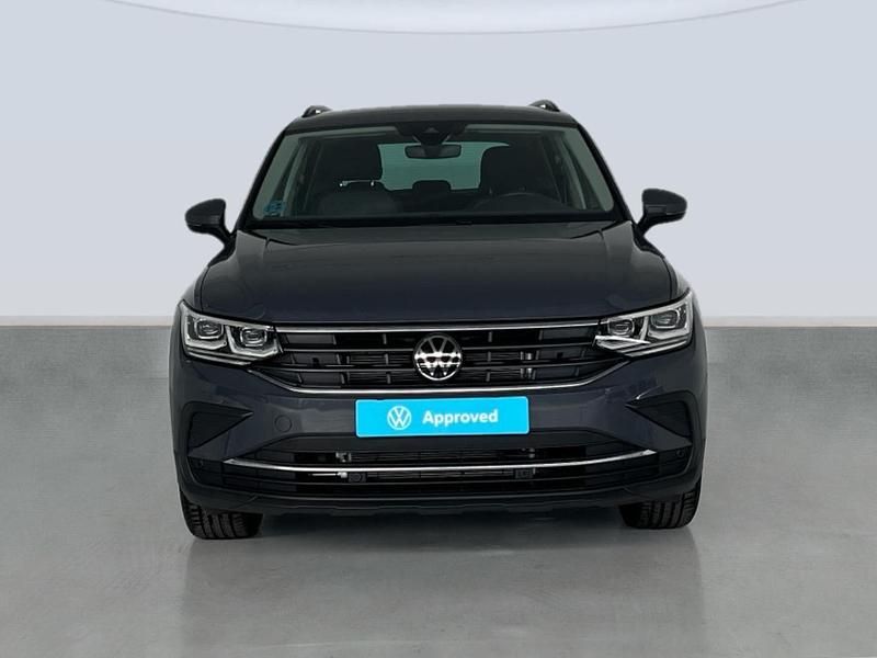 Usado VW Tiguan Life 150 CV (110 kW) 2024 Gris SUV