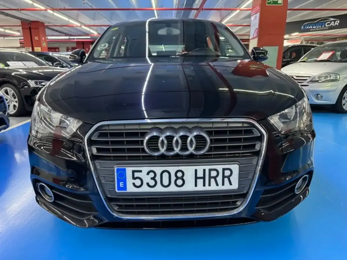 Usado Audi A1 Sportback Ambition 90 CV (66 kW) 2013 Negro Utilitario