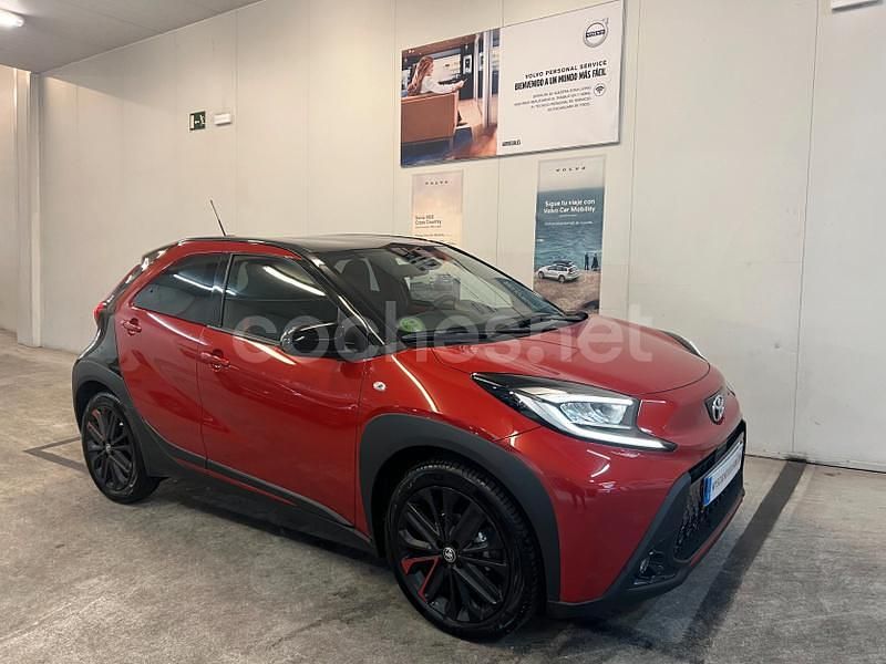 Usado Toyota Aygo X 72 CV (52 kW) 2025 Rojo SUV