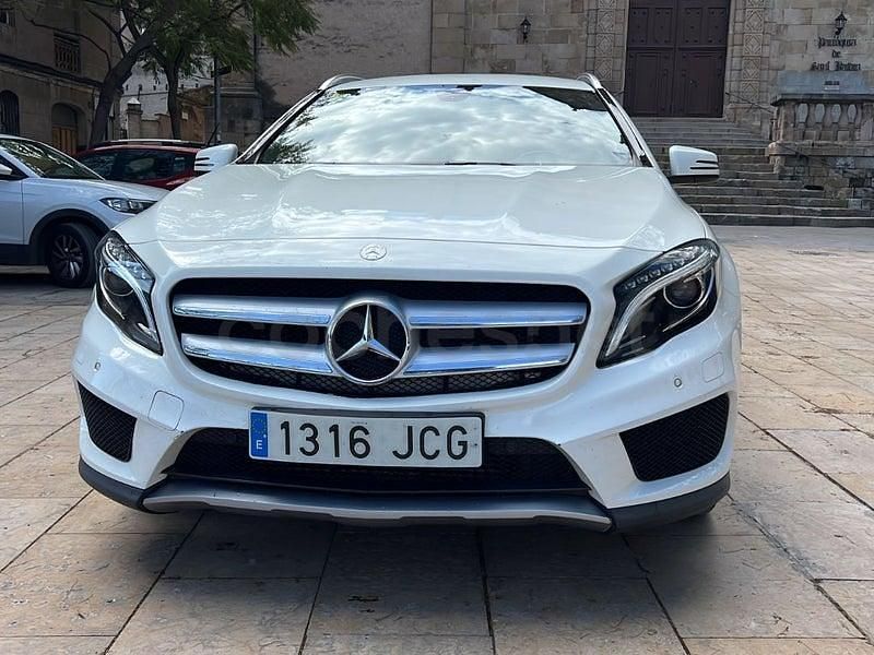 Usado Mercedes GLA220 AMG line 170 CV (125 kW) 2015 Blanco SUV