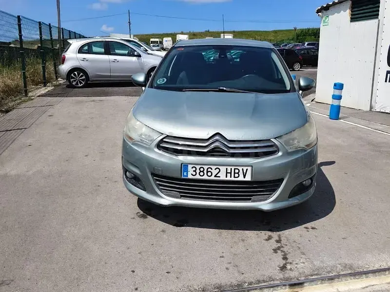 Usado Citroën C4 92 CV (67 kW) 2011 Verde Berlina
