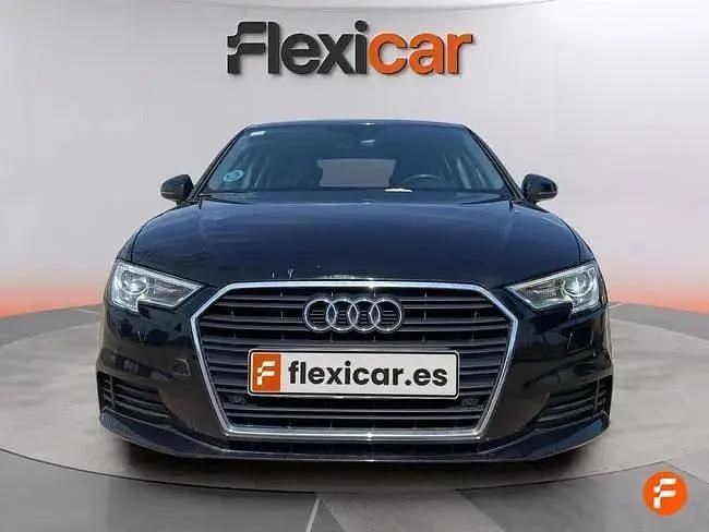 Usado Audi A3 116 HP (85 kW) 2018 Preto Sedan
