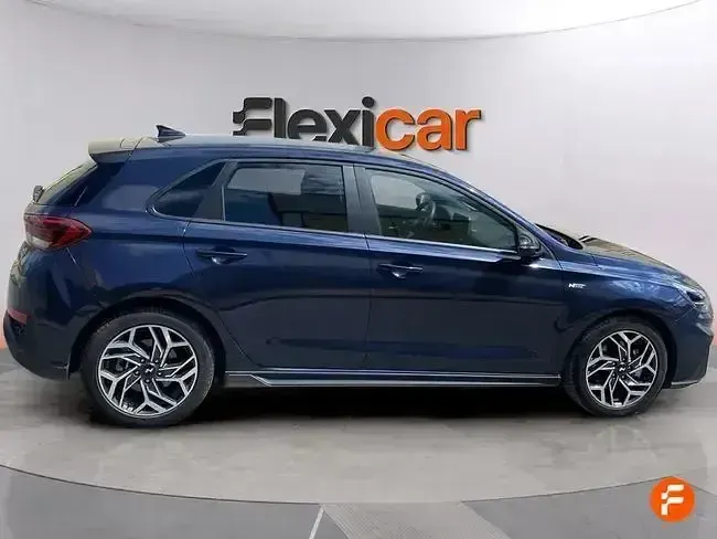 Usado Hyundai i30 N Line 100 CV (73 kW) 2024 Azul Berlina