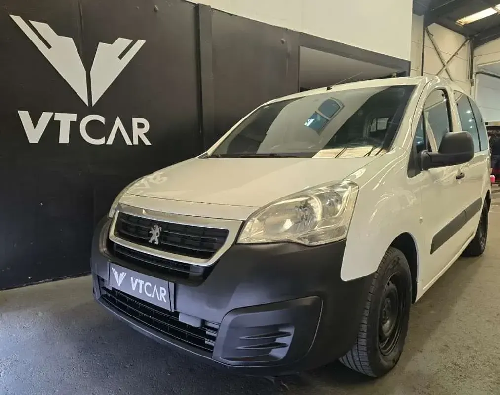 Usado Peugeot TePee Access 75 CV (55 kW) 2017 Blanco Van