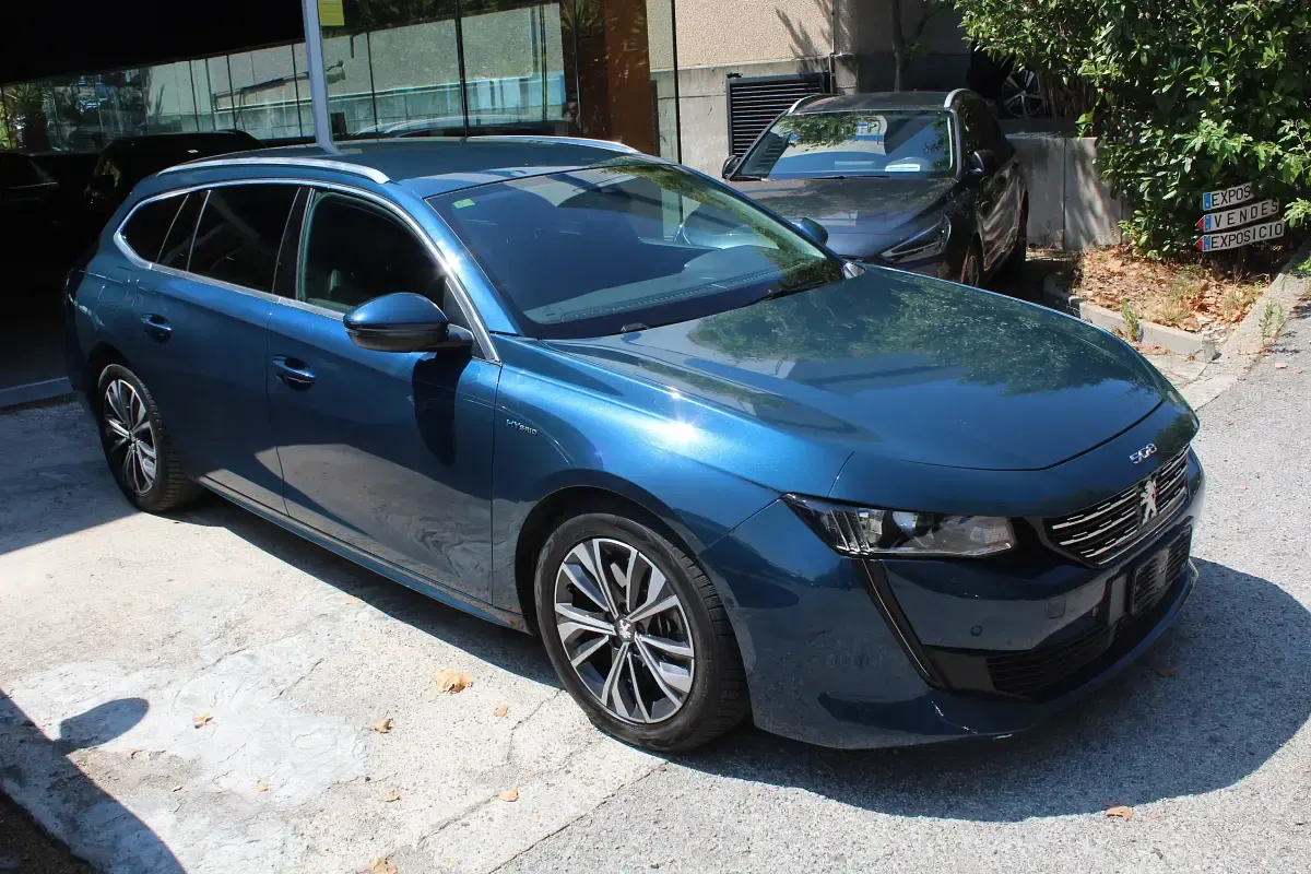 Usado Peugeot 508 SW Allure 225 CV (165 kW) 2021 Azul Familiar