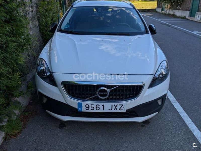 Usado Volvo V40 CC Momentum 150 CV (110 kW) 2017 Blanco Familiar