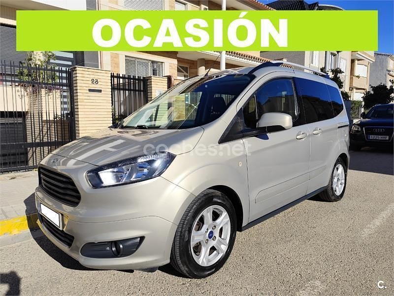 Gris / plata Usado 2017 Ford Tourneo Courier Titanium Monovolumen | 11.850 € (Precio justo) - Imagen 1/4
