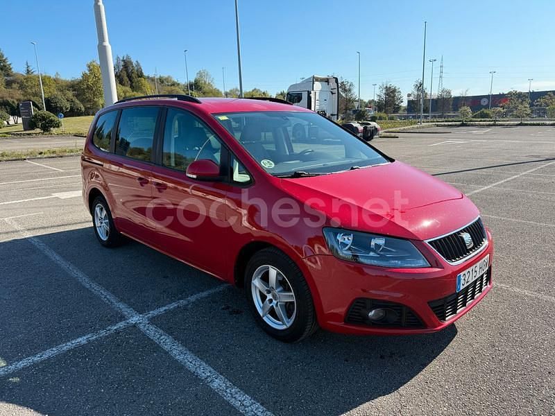 Usado Seat Alhambra Ecomotive 140 CV (102 kW) 2011 Rojo Monovolumen