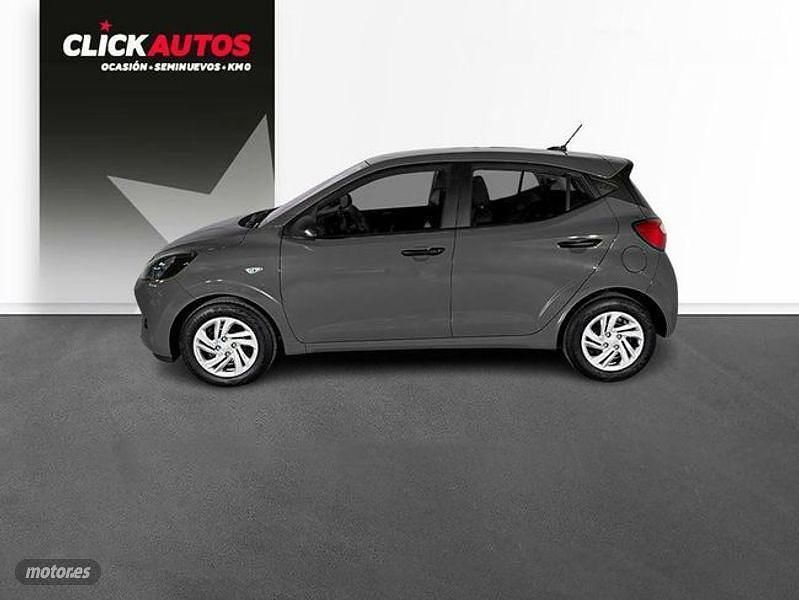 Usado Hyundai i10 67 CV (49 kW) 2024 Gris / plata Utilitario
