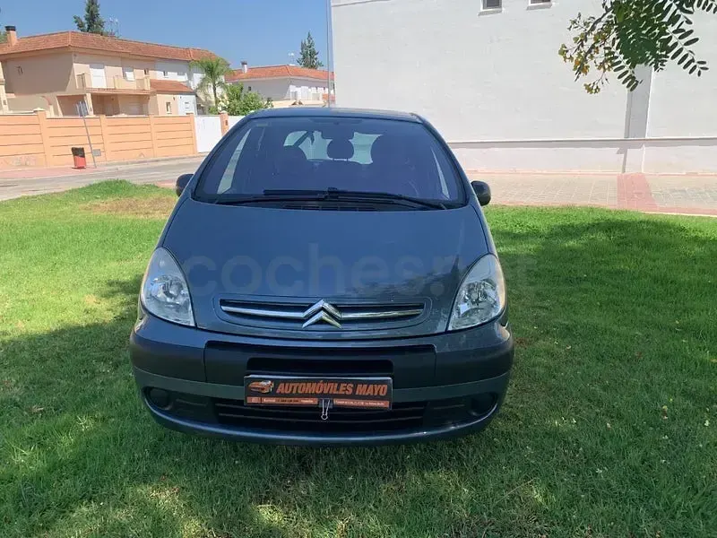 Usado Citroën Xsara Picasso Exclusive 92 CV (67 kW) 2012 Azul Monovolumen