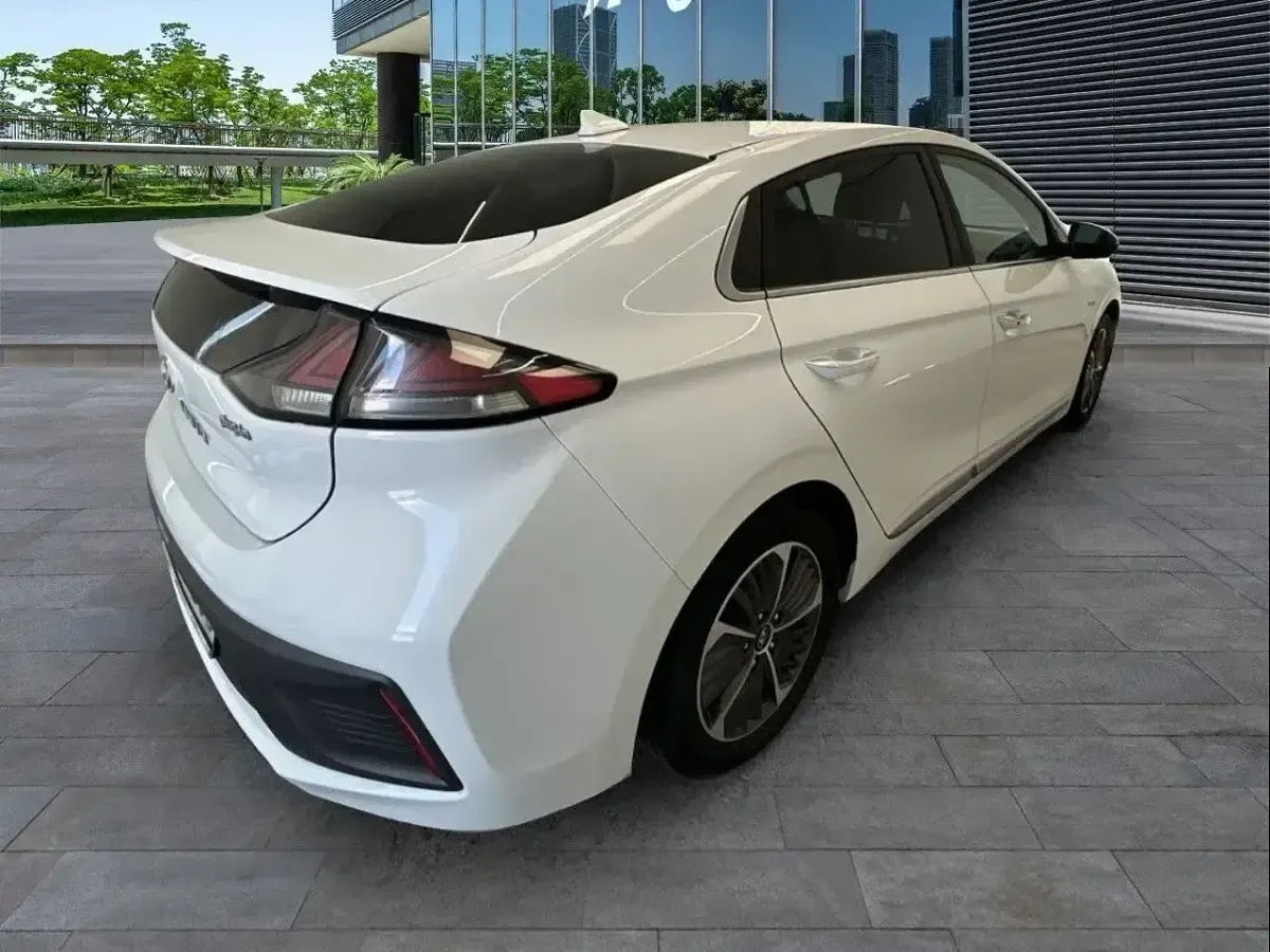 Usado Hyundai Ioniq 141 CV (103 kW) 2020 Blanco Utilitario