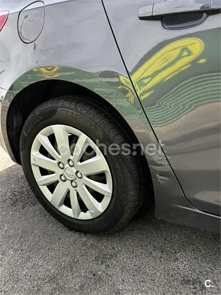 Usado Chevrolet Cruze LT 124 CV (91 kW) 2013 Gris / plata Berlina