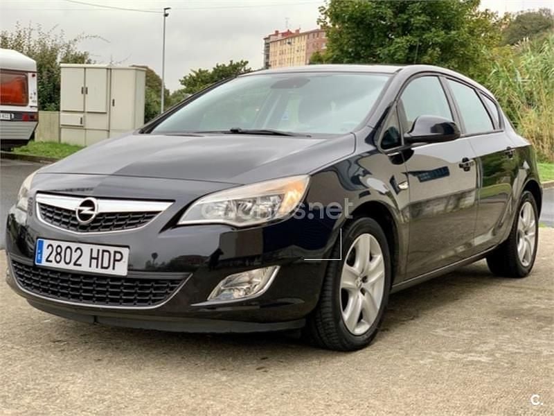 Negro Usado 2011 Opel Astra Selective Berlina | 5600 € (Precio justo) - Imagen 1/4