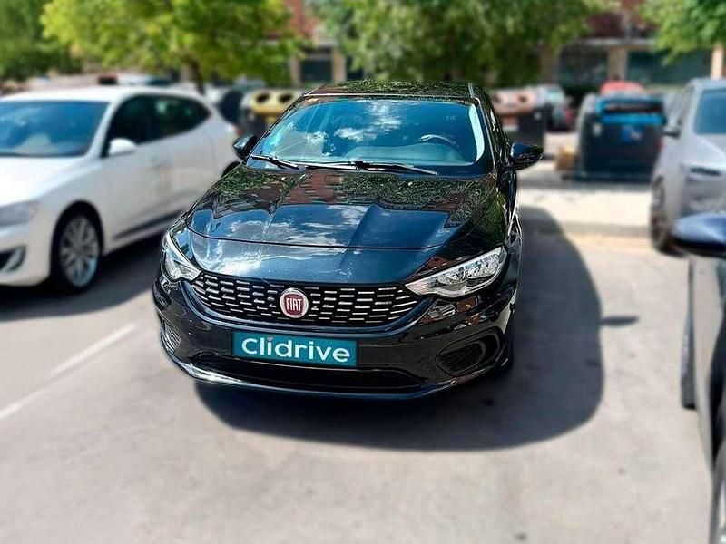 Usado Fiat Tipo Lounge 120 CV (88 kW) 2018 Negro Berlina