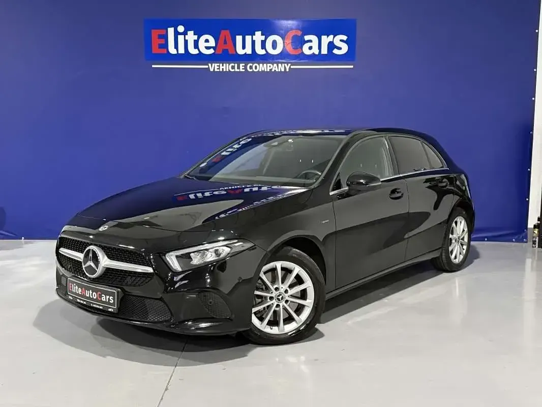 Usado Mercedes A250 218 CV (160 kW) 2022 Negro Utilitario