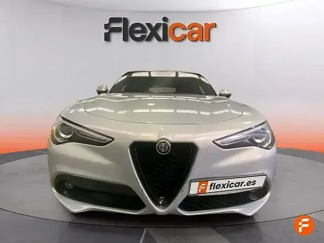 Usado Alfa Romeo Stelvio Sprint 190 CV (139 kW) 2022 Gris SUV
