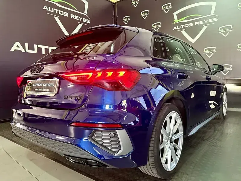 Usado Audi A3 S-Line 150 CV (110 kW) 2021 Azul Berlina