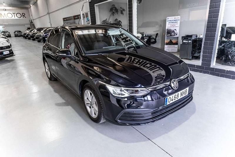 Usado VW Golf VIII 116 CV (85 kW) 2021 Negro Utilitario