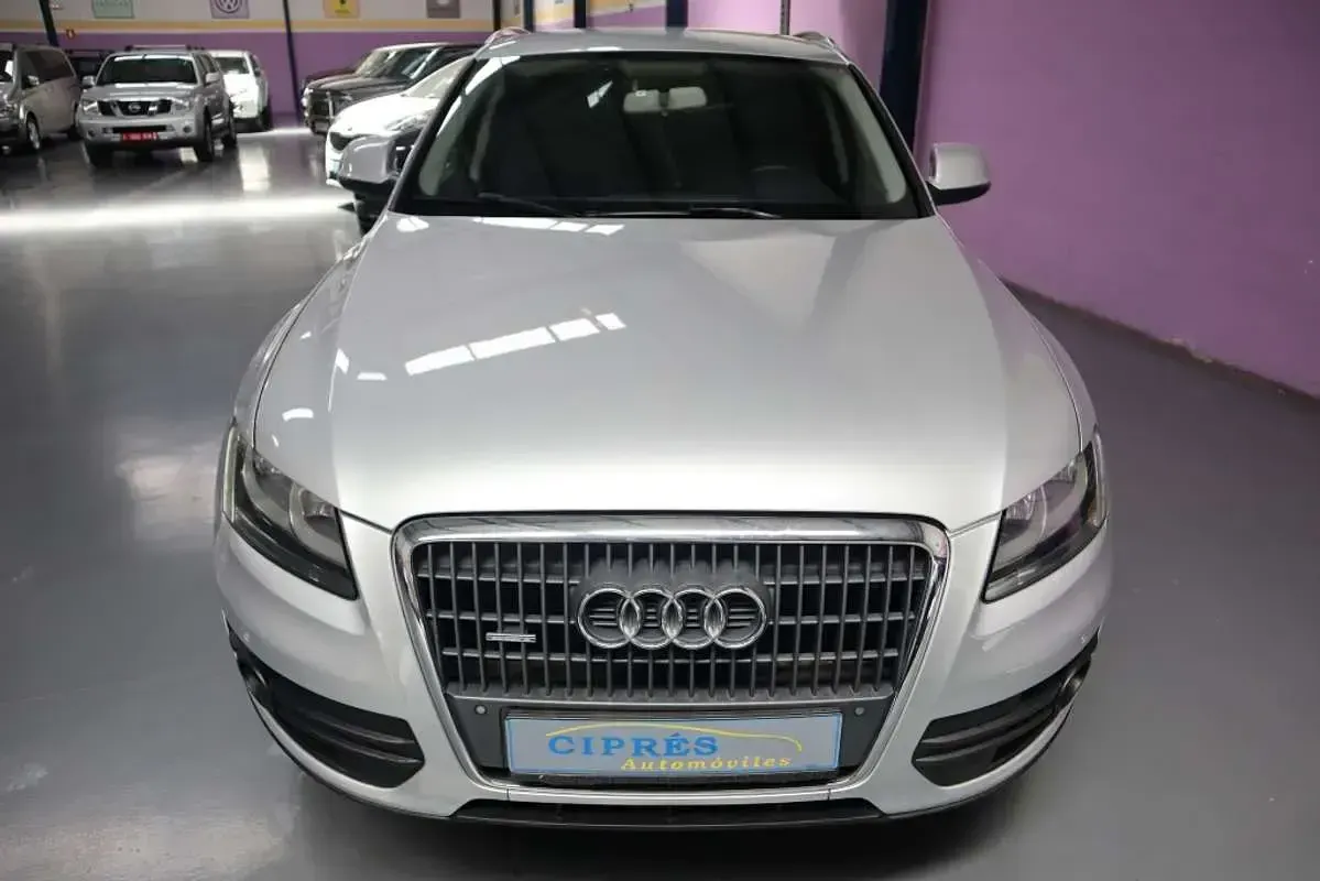 Usado Audi Q5 170 CV (125 kW) 2010 Gris SUV