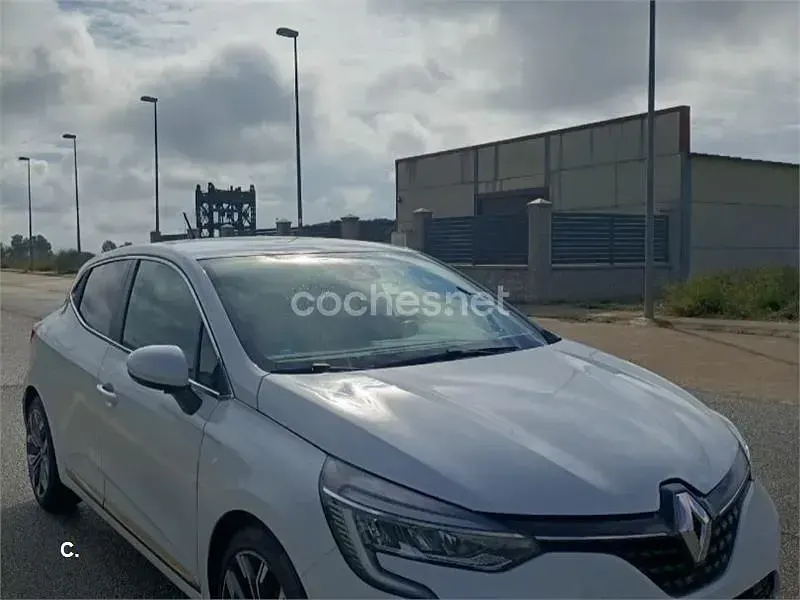 Usado Renault Clio IV Zen 100 CV (73 kW) 2019 Blanco Berlina