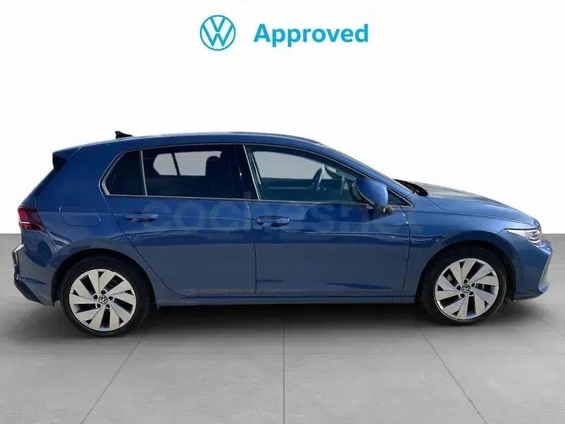 Usado VW Golf VIII 115 CV (84 kW) 2025 Azul Berlina