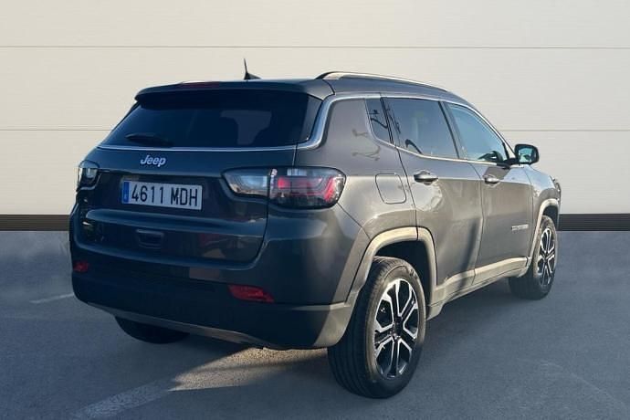 Usado Jeep Compass Limited 131 CV (96 kW) 2023 Gris SUV