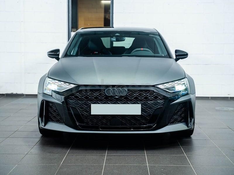 Nuevo Audi RS3 Exclusive 400 CV (294 kW) 2025 Gris / plata Berlina