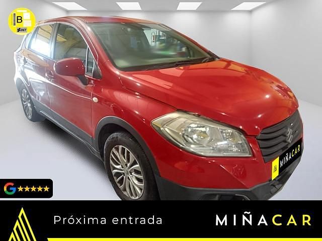 Rojo Usado 2015 Suzuki SX4 S-Cross SUV | 10.490 € - Imagen 1/4