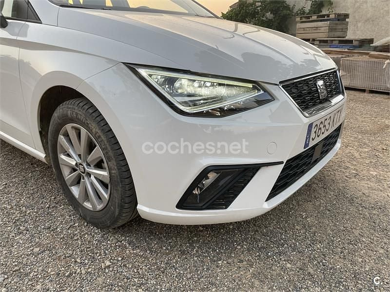Usado Seat Ibiza Style Plus 95 CV (69 kW) 2018 Blanco Utilitario