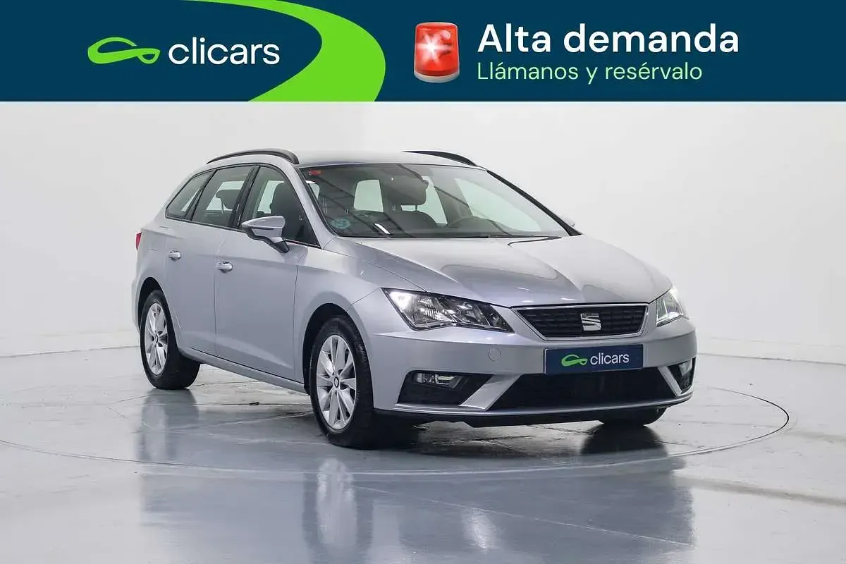 Usado Seat Leon ST Style 116 CV (85 kW) 2019 Plateado Familiar