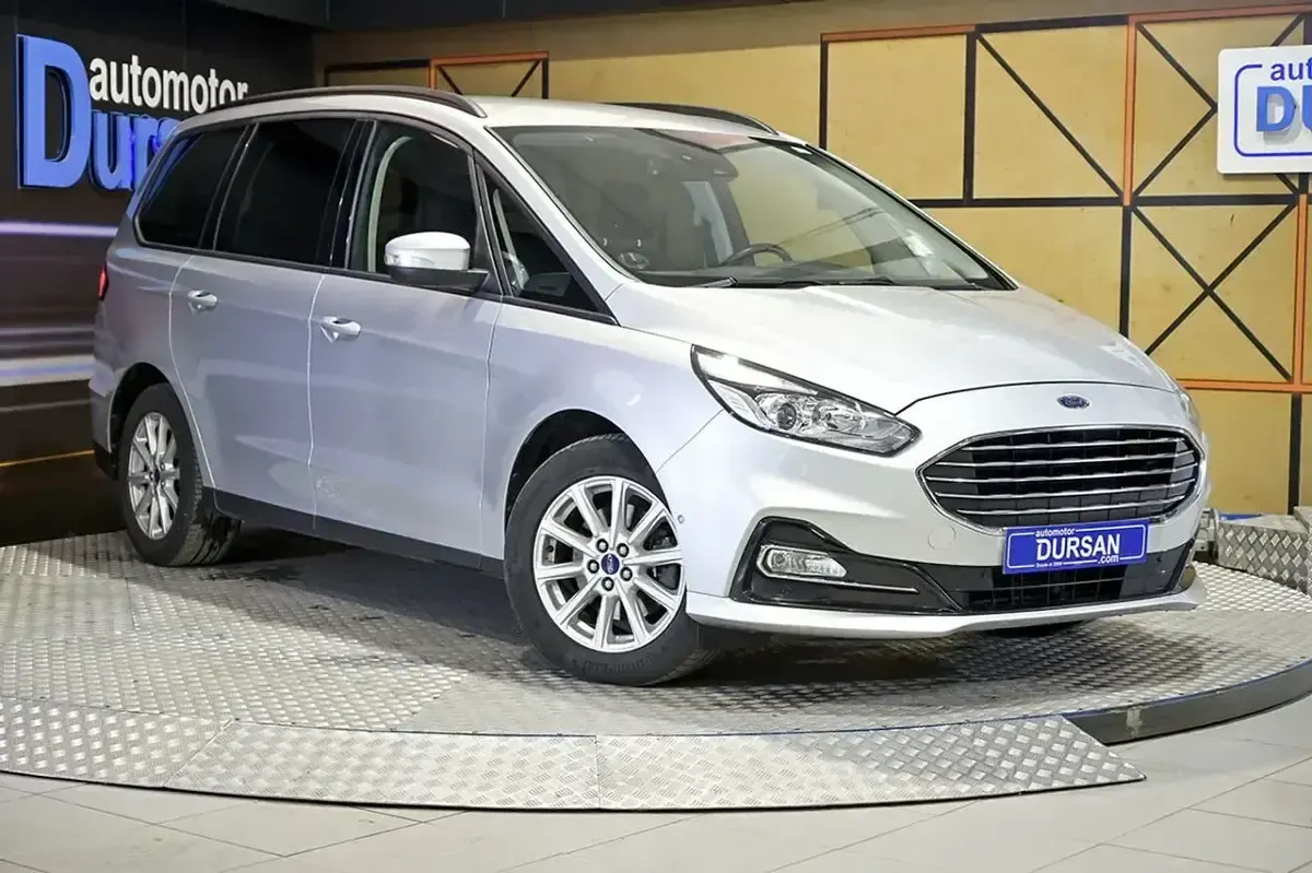 Usado Ford Galaxy Titanium 151 CV (111 kW) 2022 Gris / plata Monovolumen
