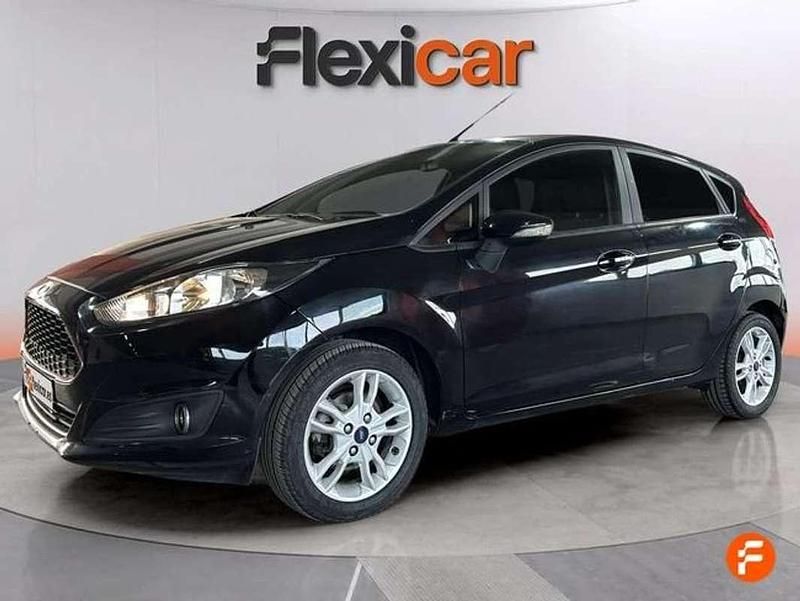 Usado Ford Fiesta Trend 101 CV (74 kW) 2016 Negro Utilitario