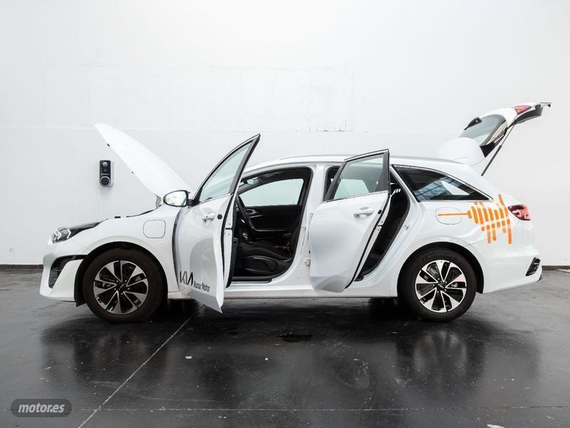 Usado Kia Ceed Sportswagon 141 CV (103 kW) 2023 Blanco Familiar