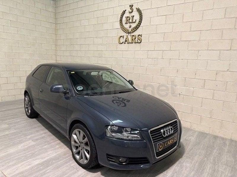 Usado Audi A3 Ambition 105 CV (77 kW) 2010 Gris / plata Utilitario