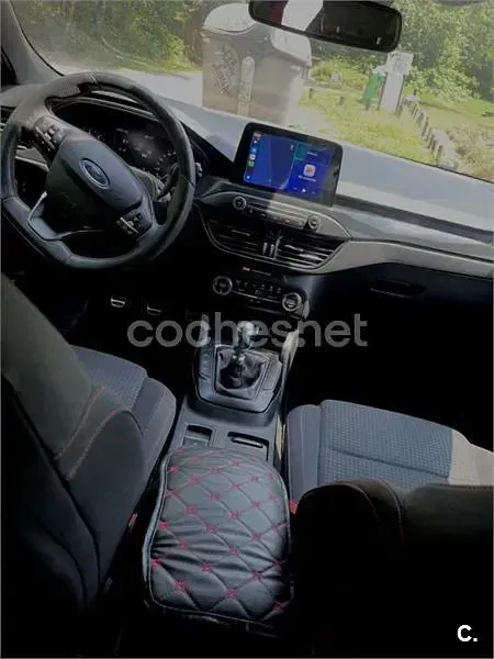 Usado Ford Focus ST-Line 125 CV (91 kW) 2019 Rojo Berlina